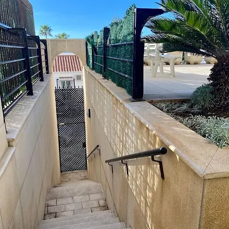 Seafront In With Pool And Garage Appartement *