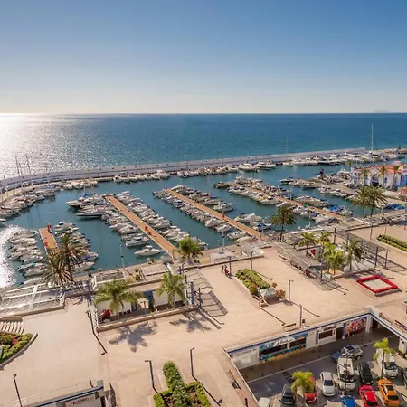 Seafront In With Pool And Garage Apartment *