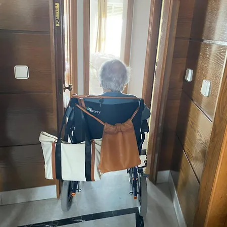 Apartamento Seafront In With Pool And Garage