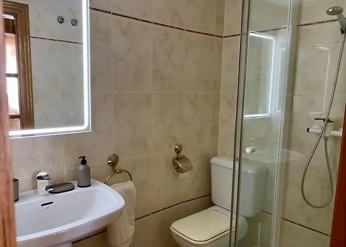 Seafront In With Pool And Garage Apartment *