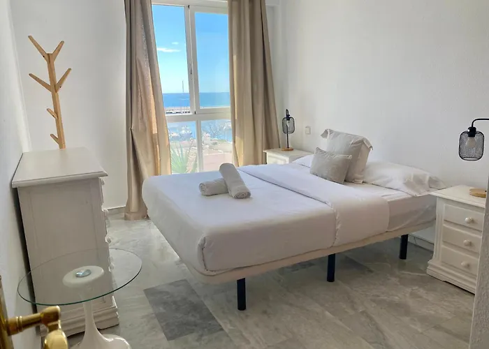 Apartment Seafront In With Pool And Garage *