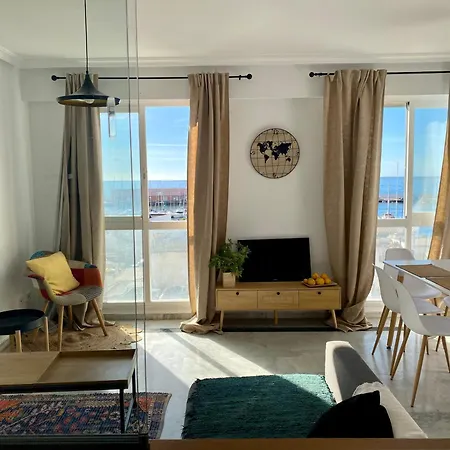 Seafront In With Pool And Garage Appartement