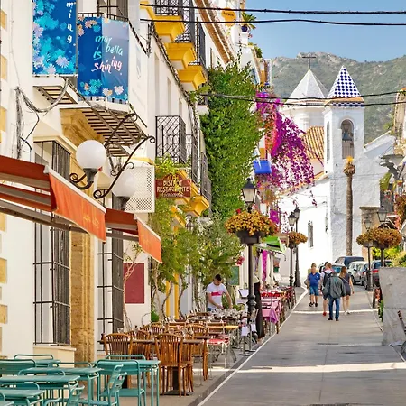 Seafront In With Pool And Garage Διαμέρισμα