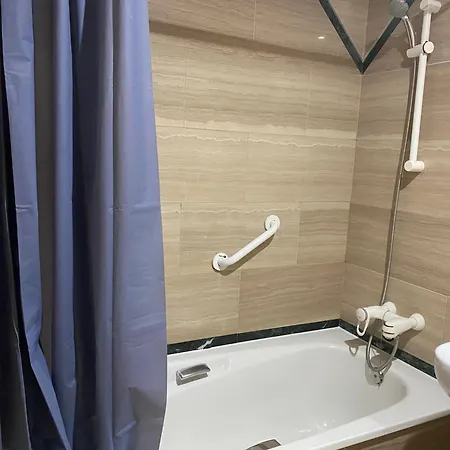 Διαμέρισμα Seafront In With Pool And Garage *