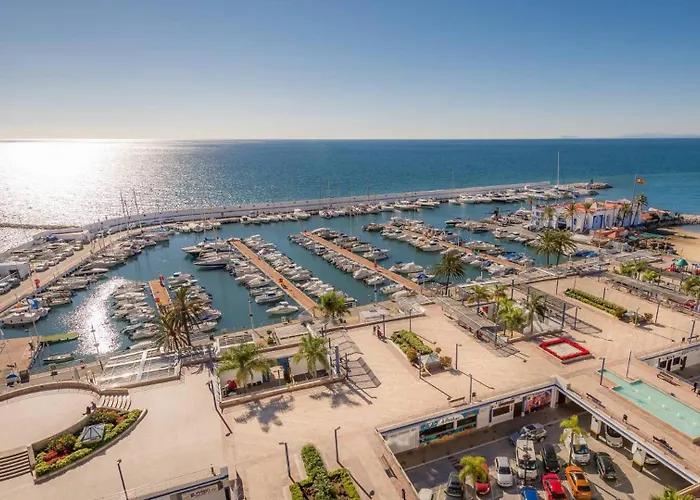 Seafront In With Pool And Garage Apartament *