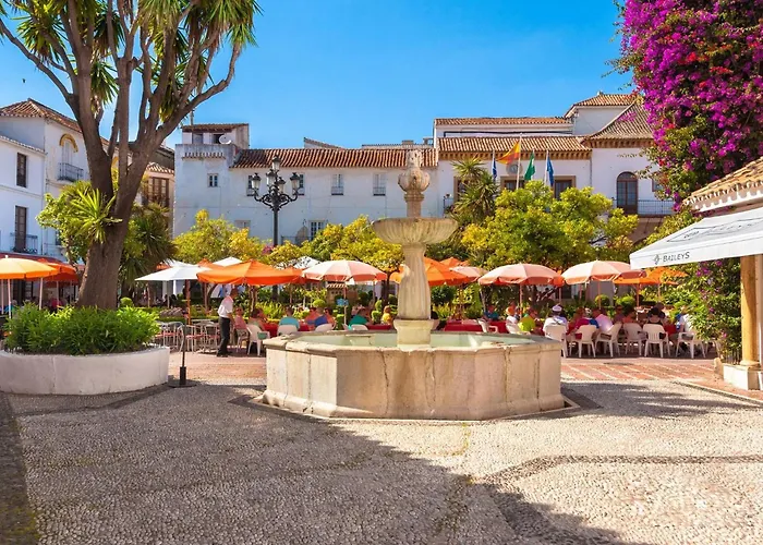 Seafront In With Pool And Garage Marbella