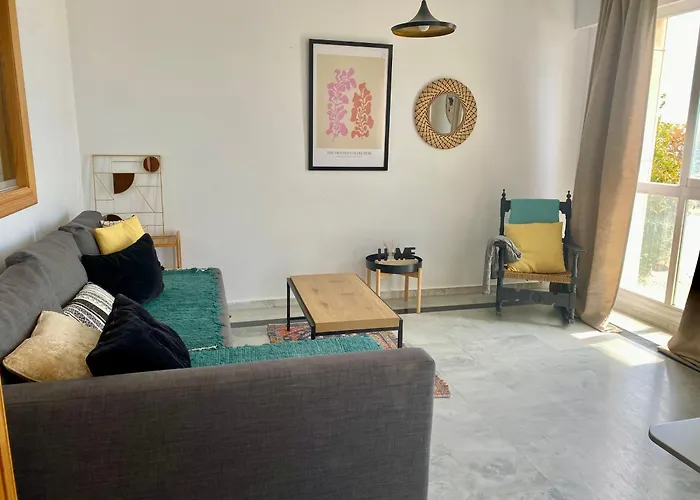 Apartament Seafront In With Pool And Garage